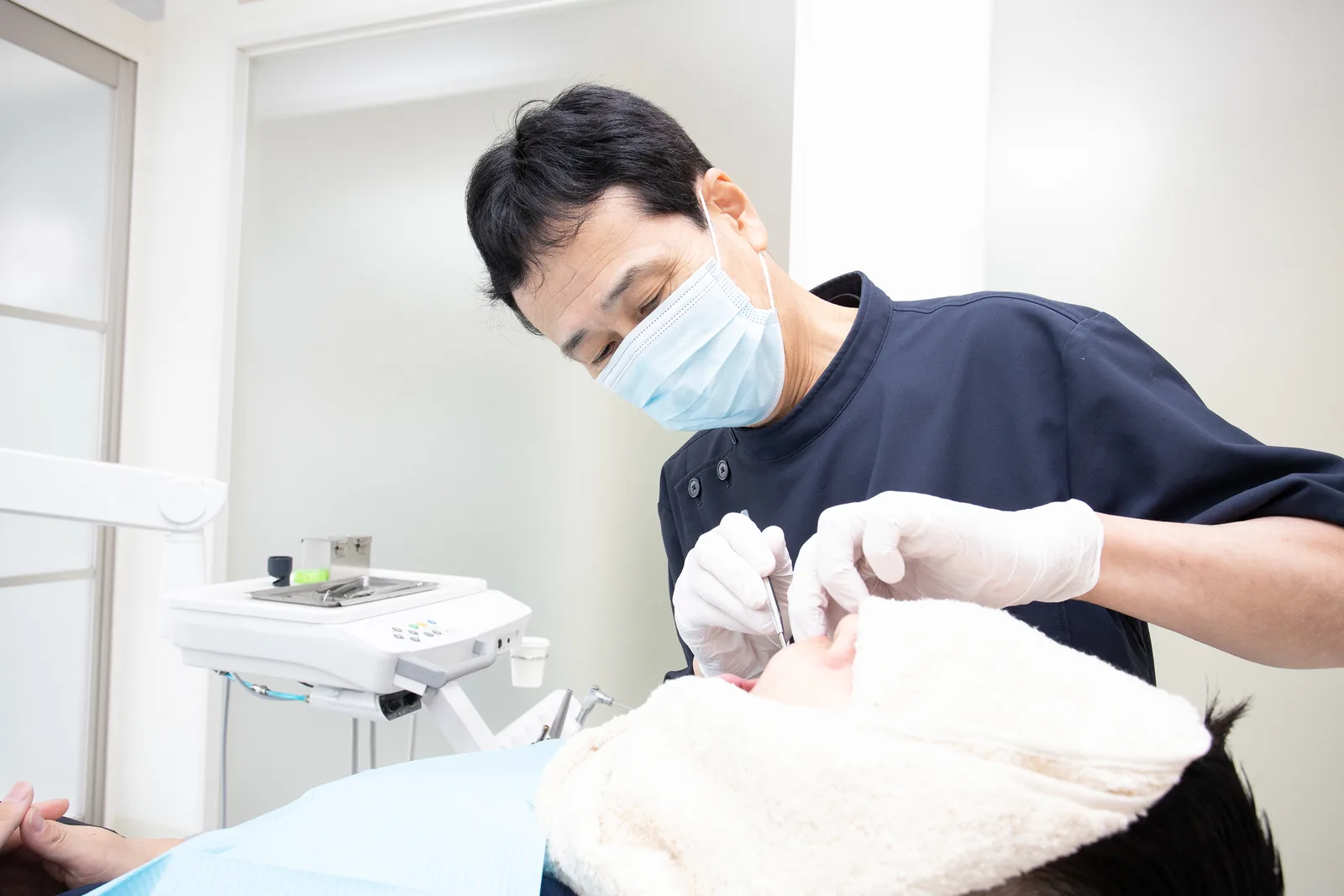 歯科医師による診療の様子